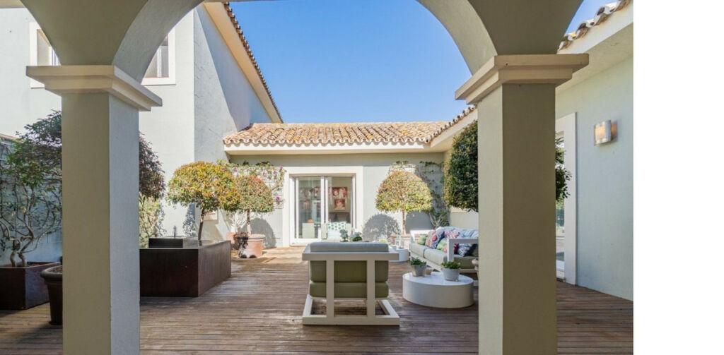 Detached Villa Sotogrande Cádiz - image 7