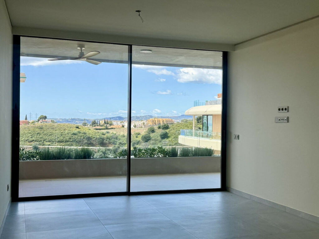 Middle Floor Apartment Fuengirola Málaga - image 7