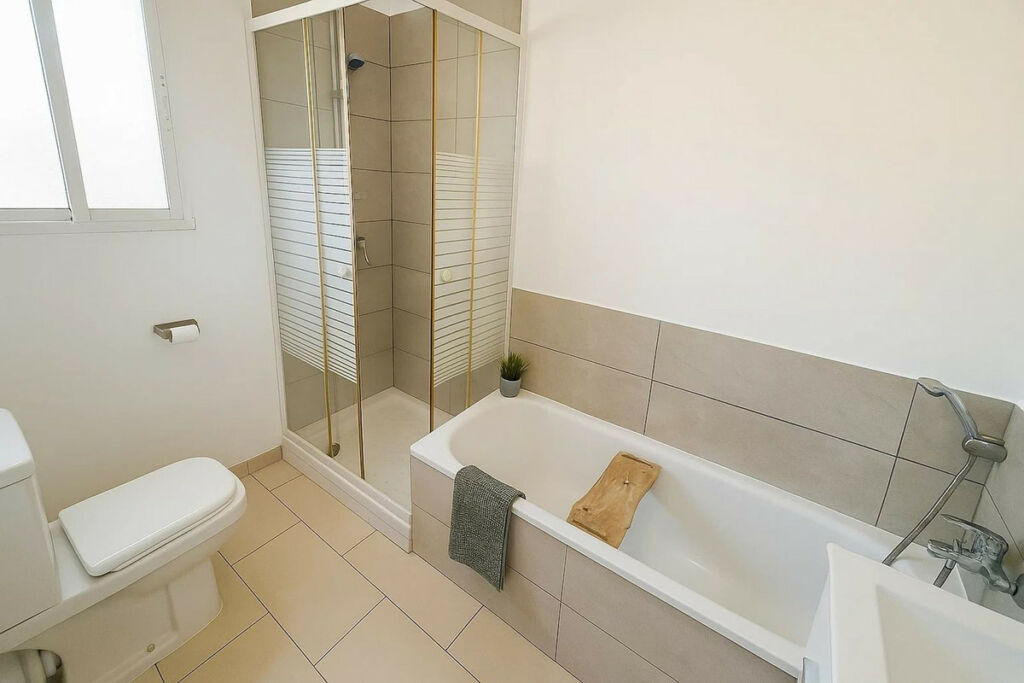 Top Floor Apartment La Duquesa Málaga - image 7