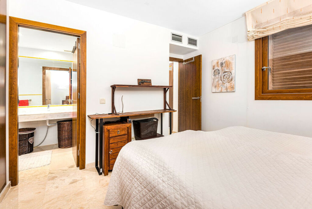 Middle Floor Apartment Punta Prima Alicante - image 7