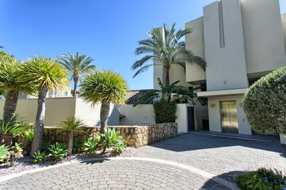 Ground Floor Apartment The Golden Mile Málaga - image 7
