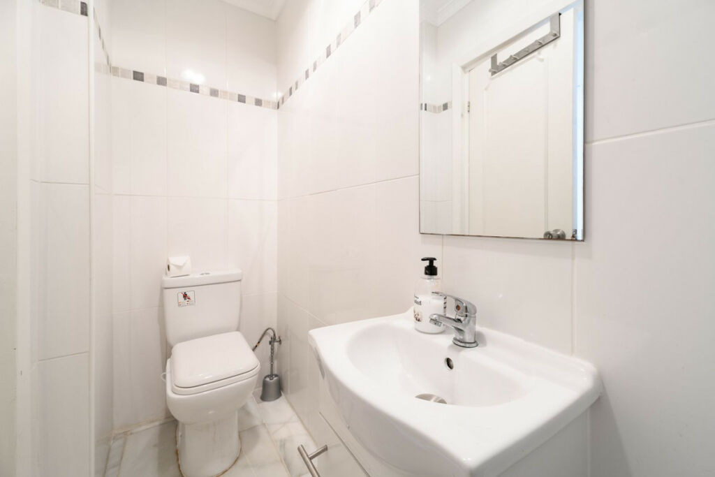 Ground Floor Apartment Calahonda Málaga - image 7