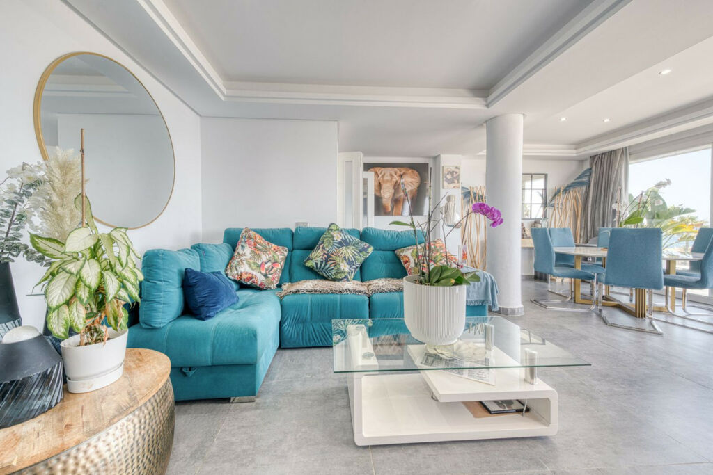 Detached Villa Estepona Málaga - image 6