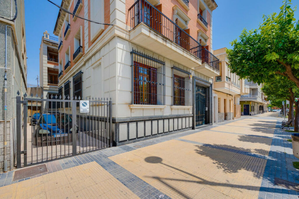Detached Villa Callosa de Segura Alicante - image 7