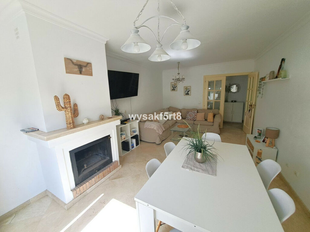 Middle Floor Apartment Casares Playa Málaga - image 6