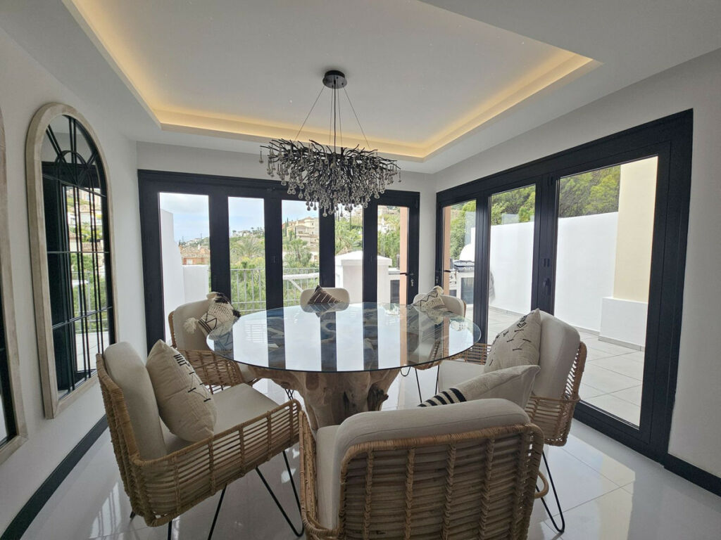 Townhouse Los Arqueros Málaga - image 6