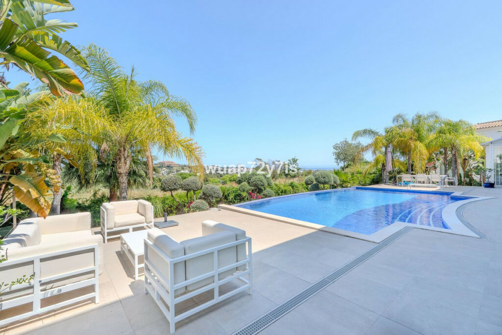 Detached Villa Benahavís Málaga - image 7