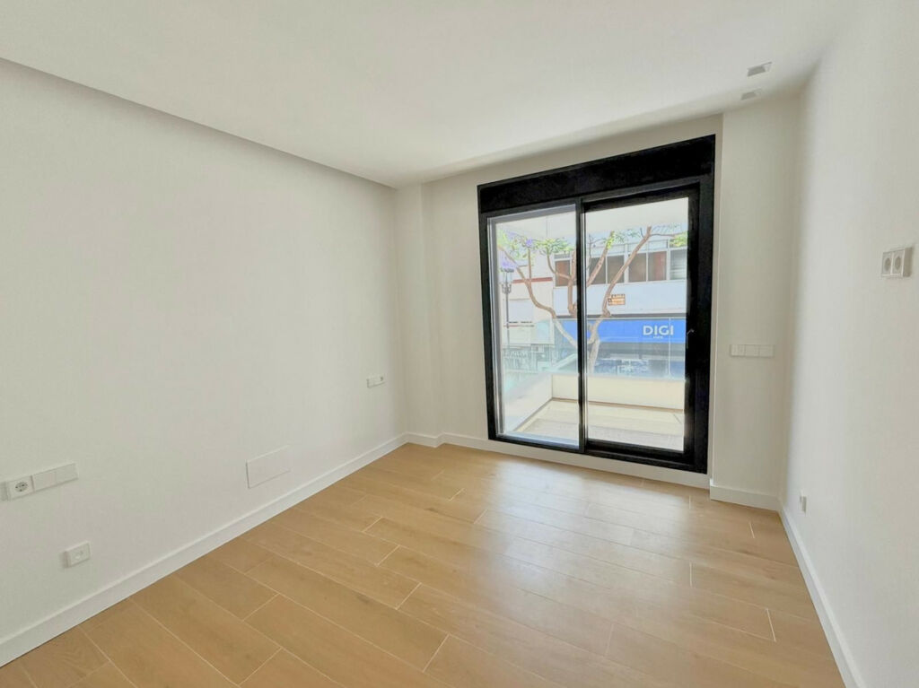 Middle Floor Apartment Fuengirola Málaga - image 11