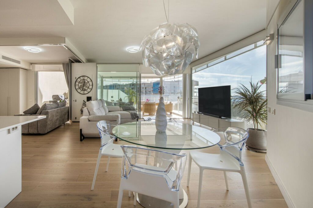 Middle Floor Apartment Benalmadena Málaga - image 7