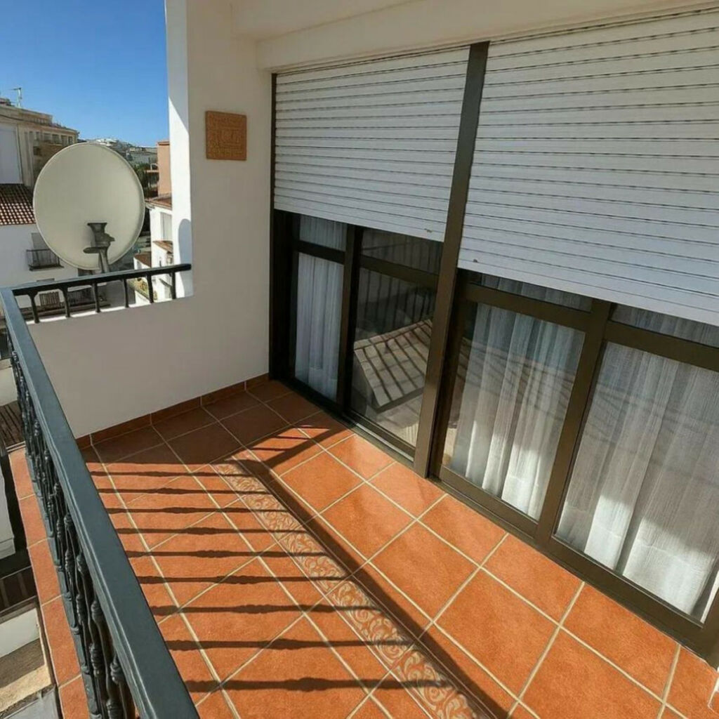 Top Floor Apartment Estepona Málaga - image 7