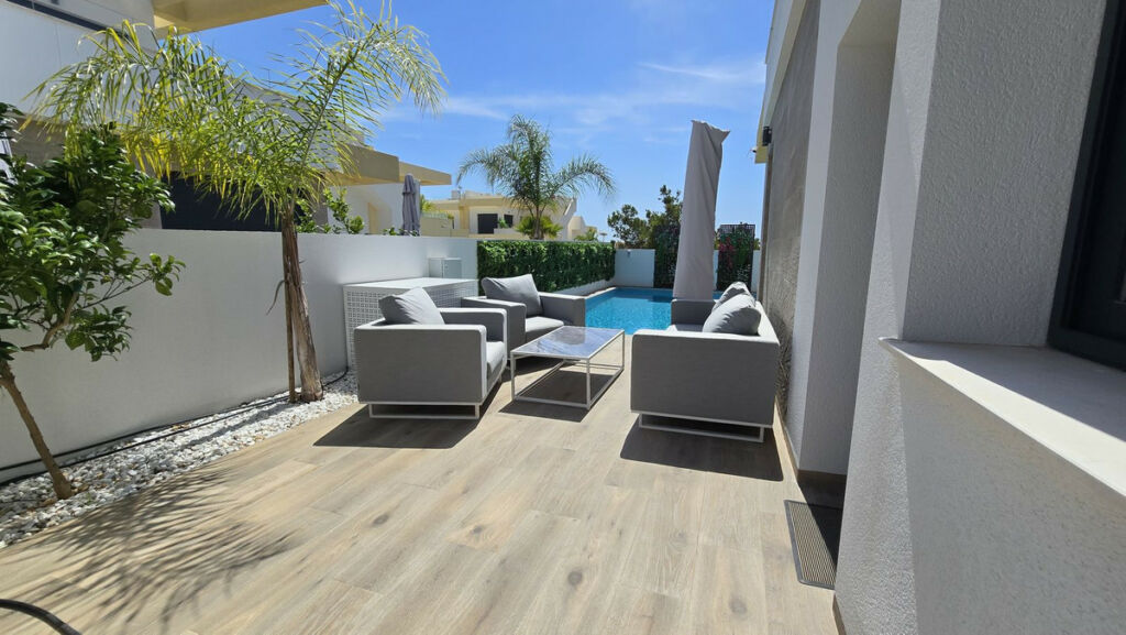 Detached Villa Los Montesinos Alicante - image 7