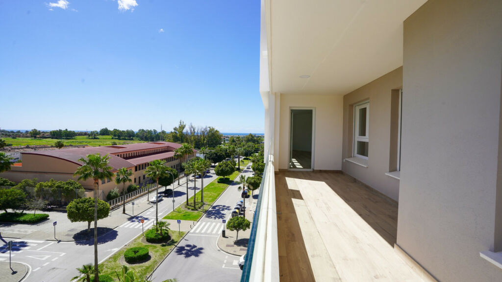 Middle Floor Apartment Marbella Málaga - image 5