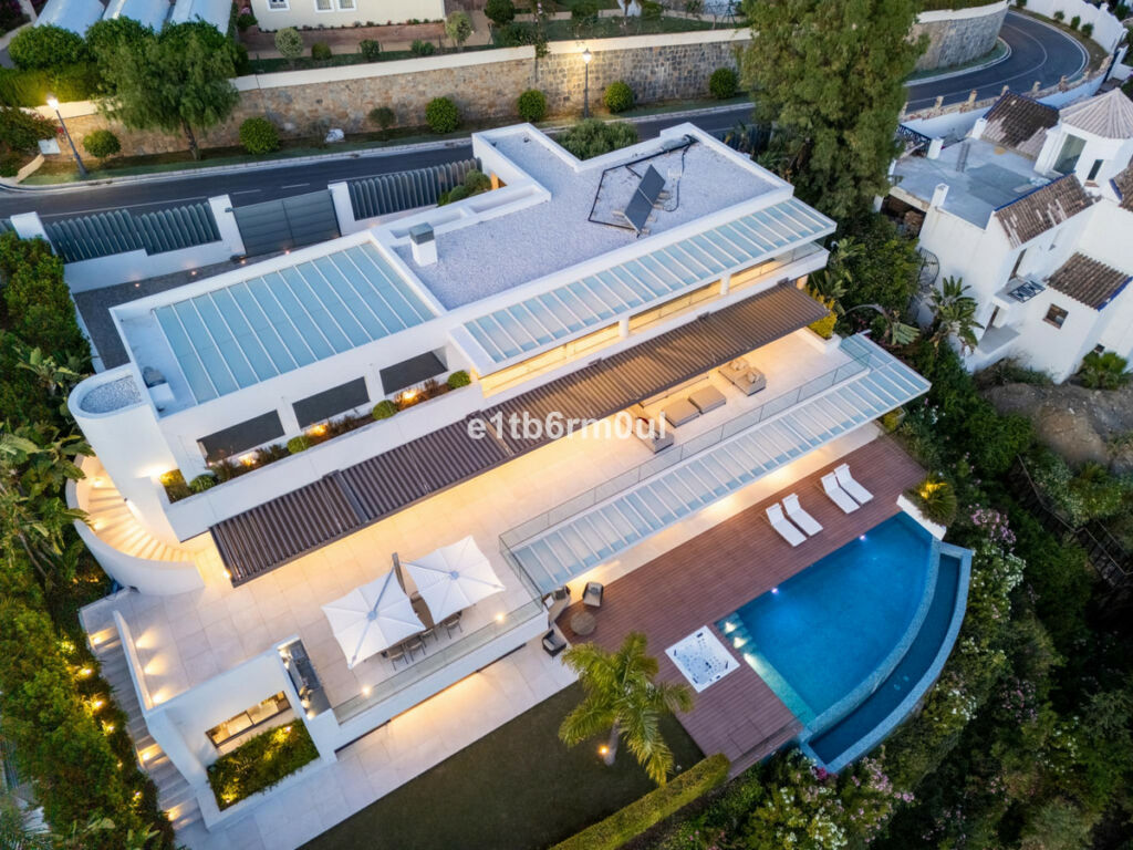 Detached Villa La Quinta Málaga - image 7
