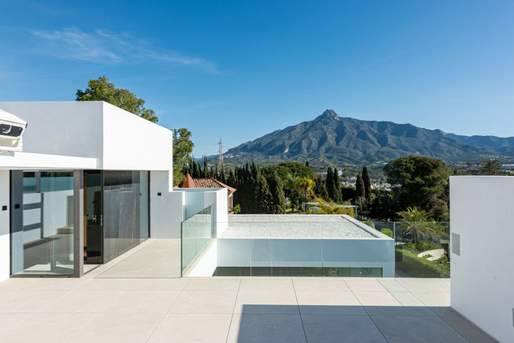 Semi-Detached House Nueva Andalucía Málaga - image 10