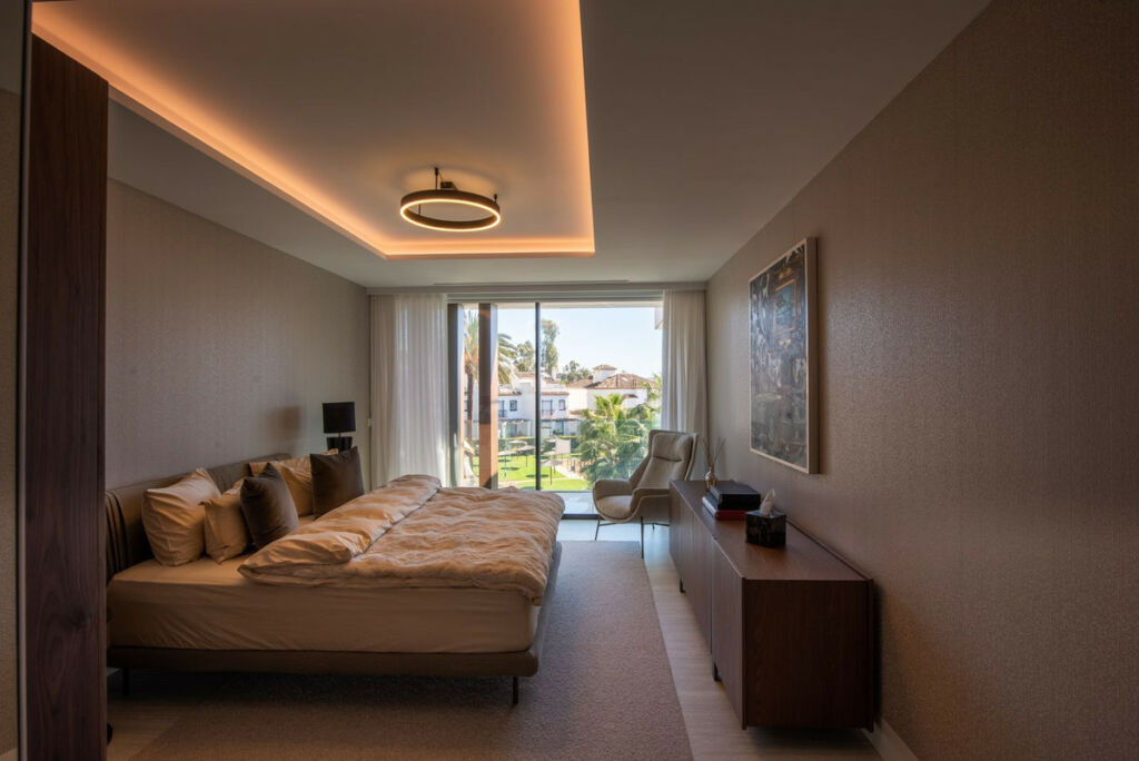 Middle Floor Apartment Estepona Málaga - image 7