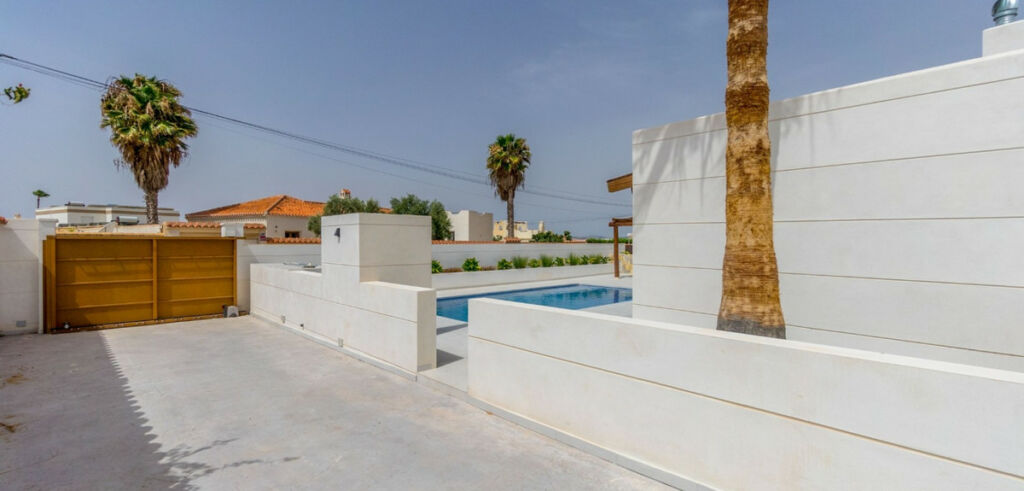 Detached Villa Torrevieja Alicante - image 7