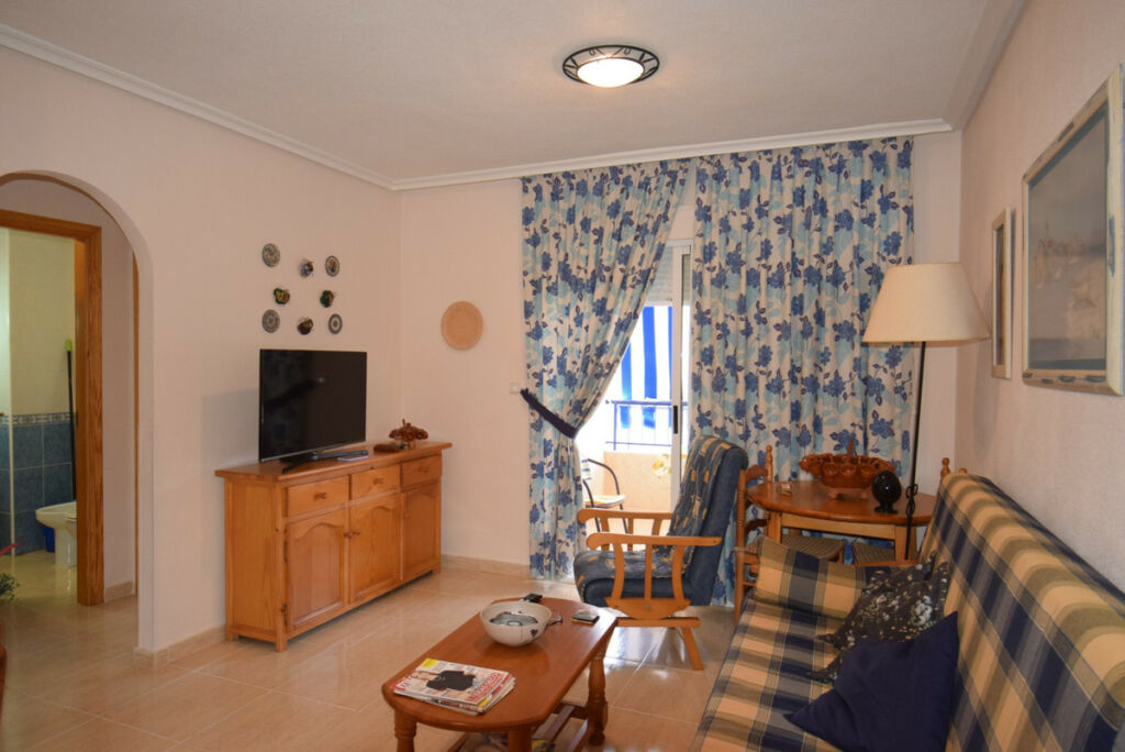 Middle Floor Apartment Guardamar del Segura Alicante - image 7