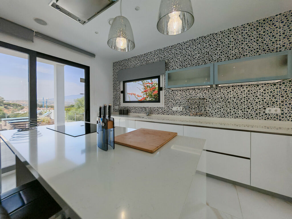 Detached Villa La Cala Golf Málaga - image 8