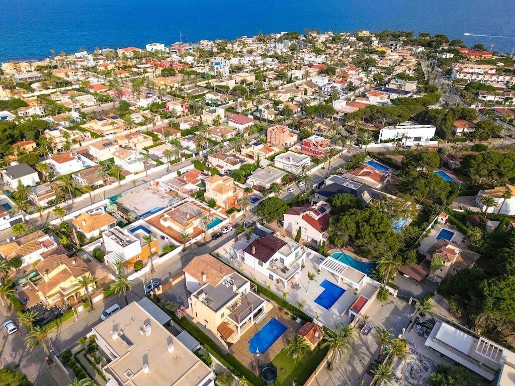 Detached Villa Cabo Roig Alicante - image 7