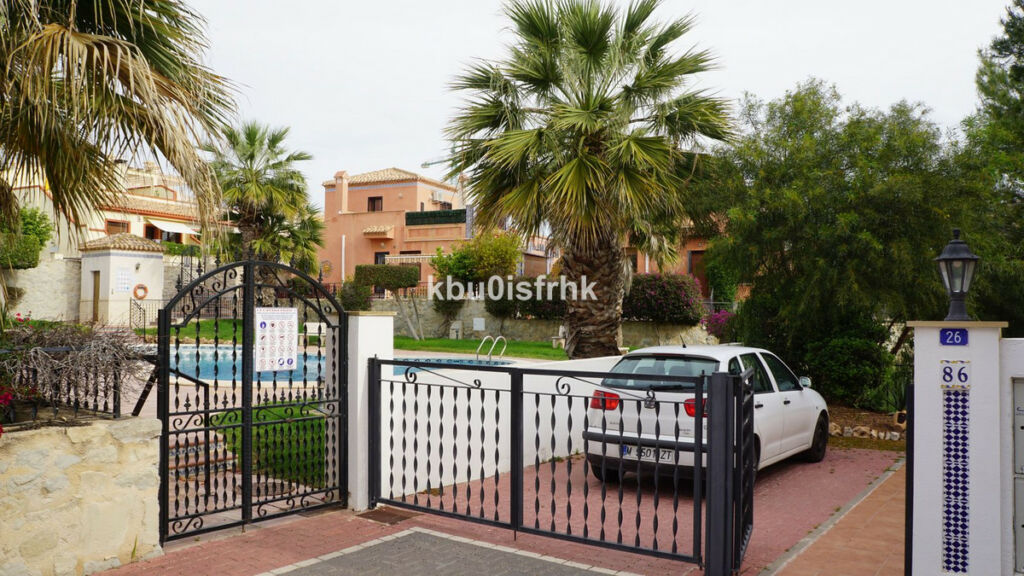 Detached Villa San Miguel de Salinas Alicante - image 7