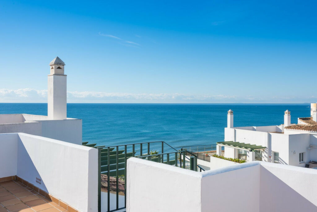 Penthouse Calahonda Málaga - image 7