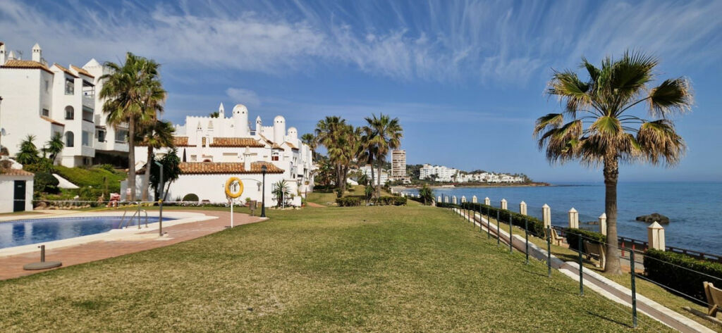 Ground Floor Apartment Calahonda Málaga - image 16