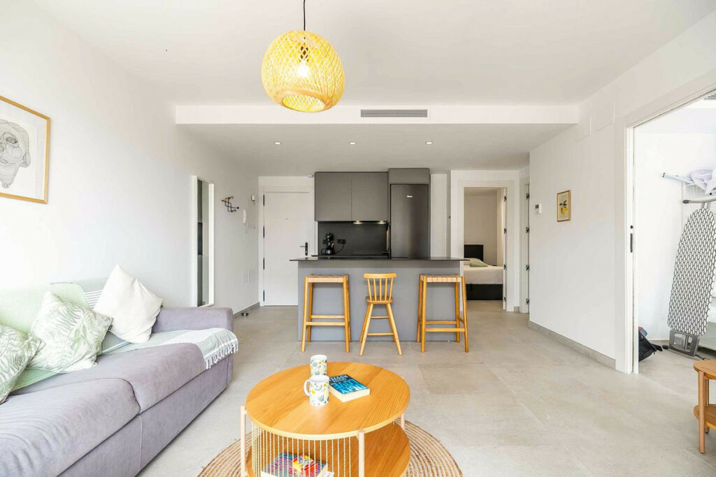 Middle Floor Apartment Fuengirola Málaga - image 7