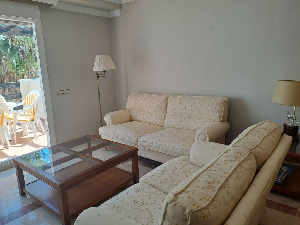 Middle Floor Apartment Estepona Málaga - image 9