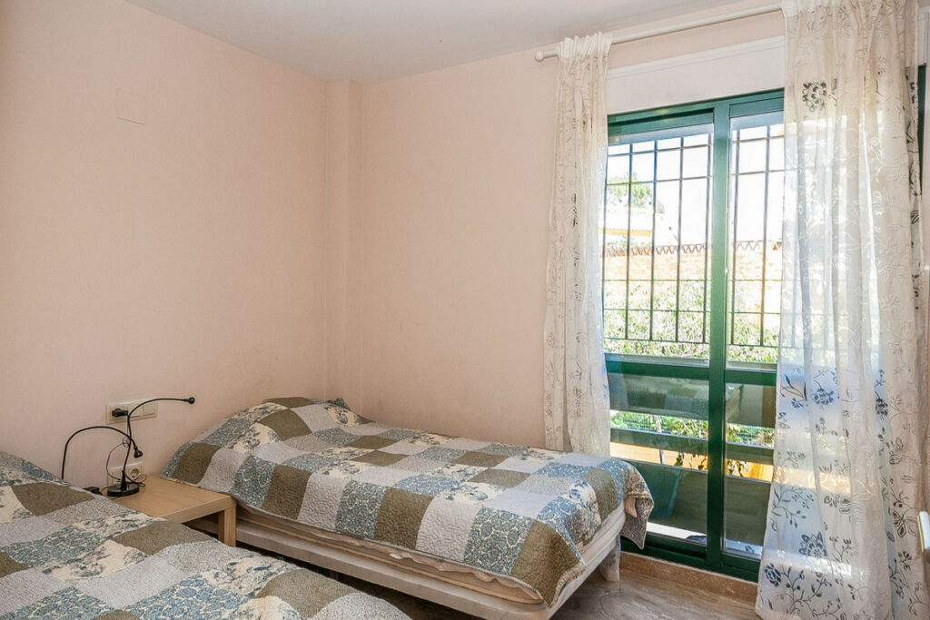 Middle Floor Apartment Marbella Málaga - image 7