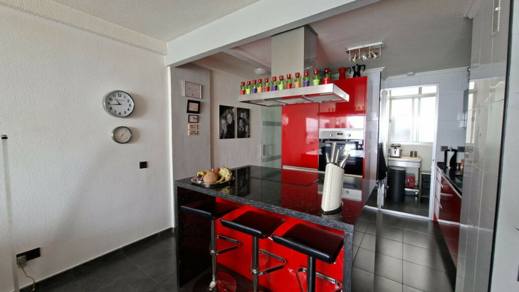 Middle Floor Apartment Torrevieja Alicante - image 7