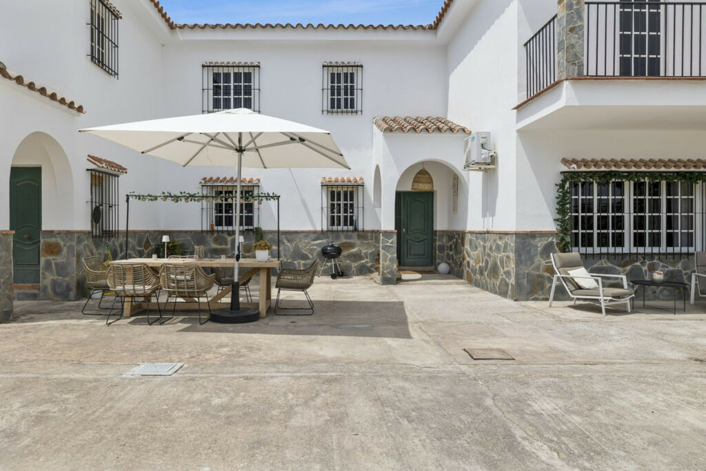 Detached Villa Alhaurín de la Torre Málaga - image 7