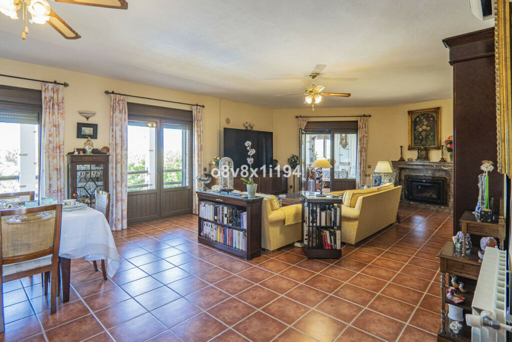 Detached Villa Cártama Málaga - image 7