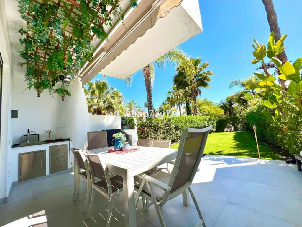 Townhouse Estepona Málaga - image 8