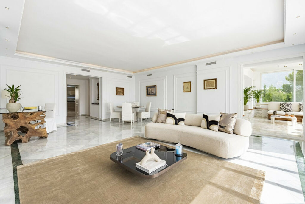 Middle Floor Apartment The Golden Mile Málaga - image 8