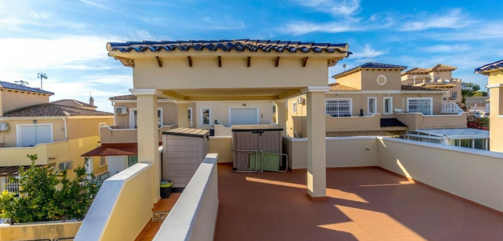 Detached Villa Villamartin Alicante - image 8