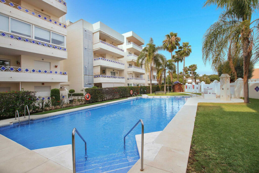 Ground Floor Apartment Las Chapas Málaga - image 8