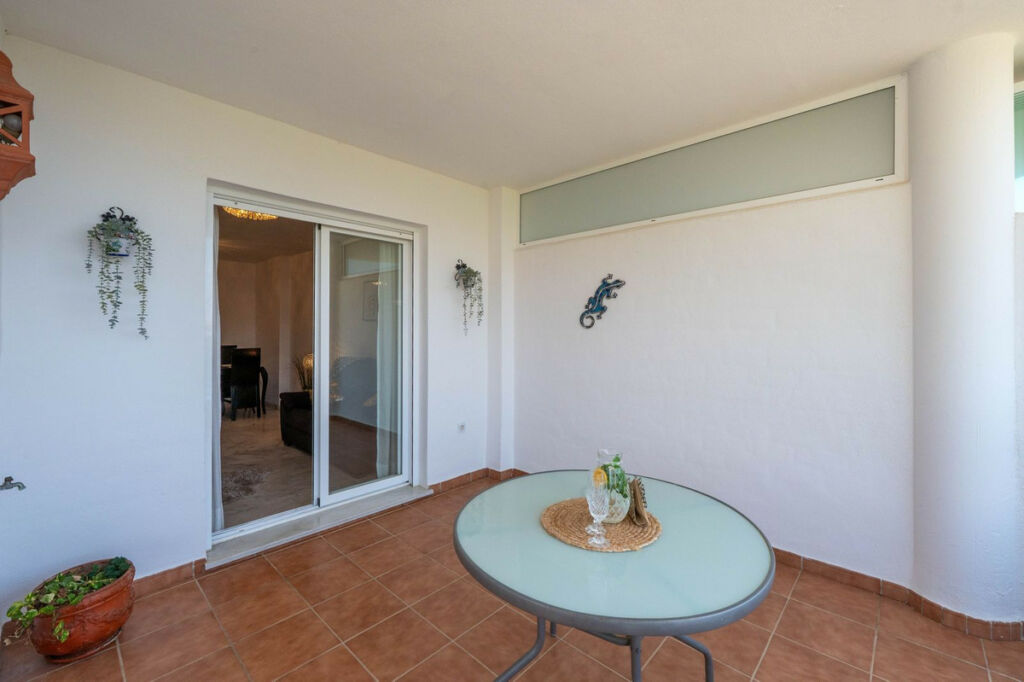 Middle Floor Apartment Riviera del Sol Málaga - image 8