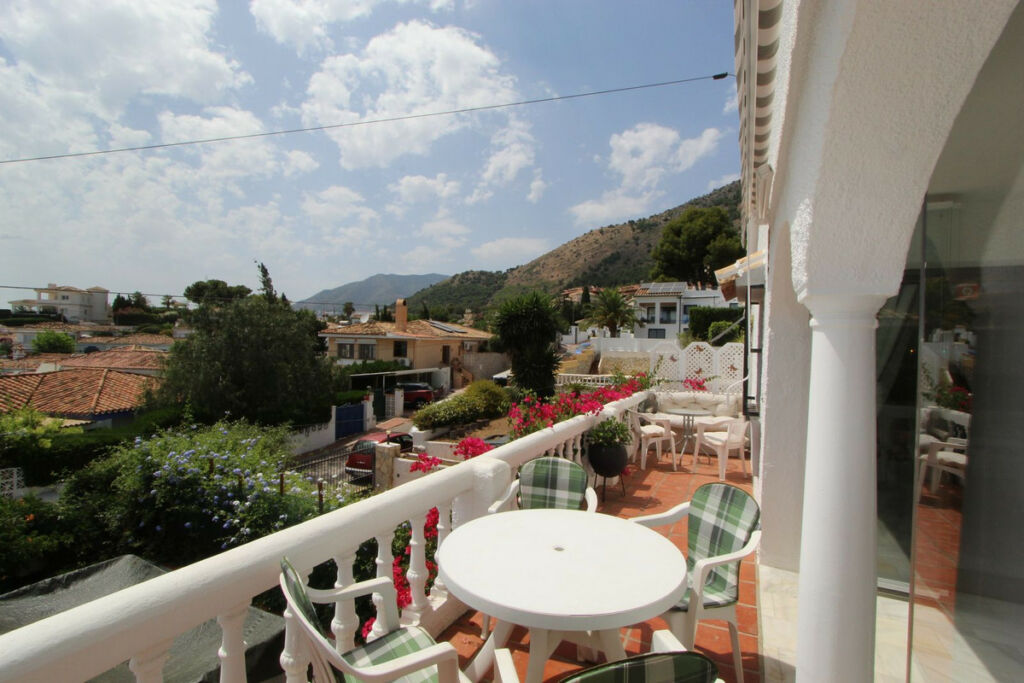 Detached Villa La Capellania Málaga - image 8