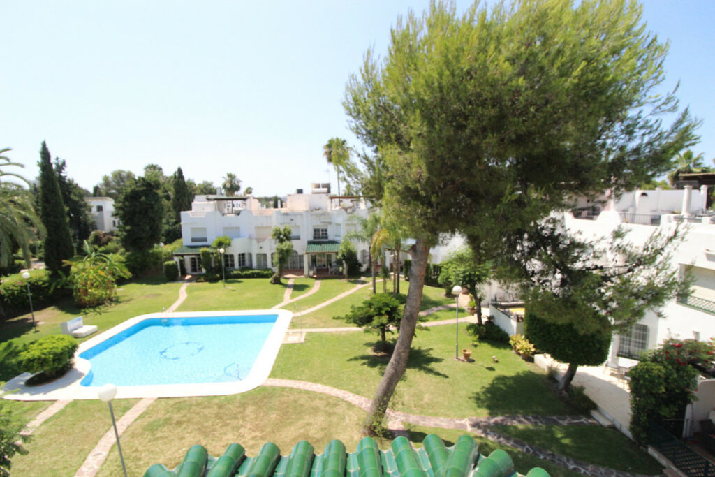 Townhouse Nueva Andalucía Málaga - image 13