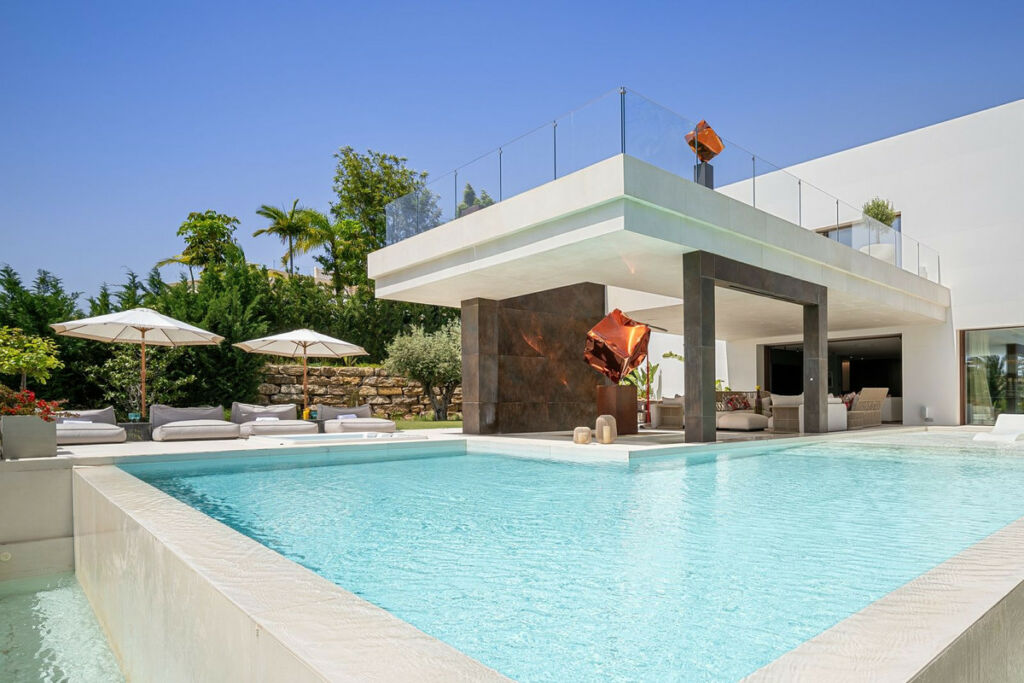 Detached Villa Sierra Blanca Málaga - image 8