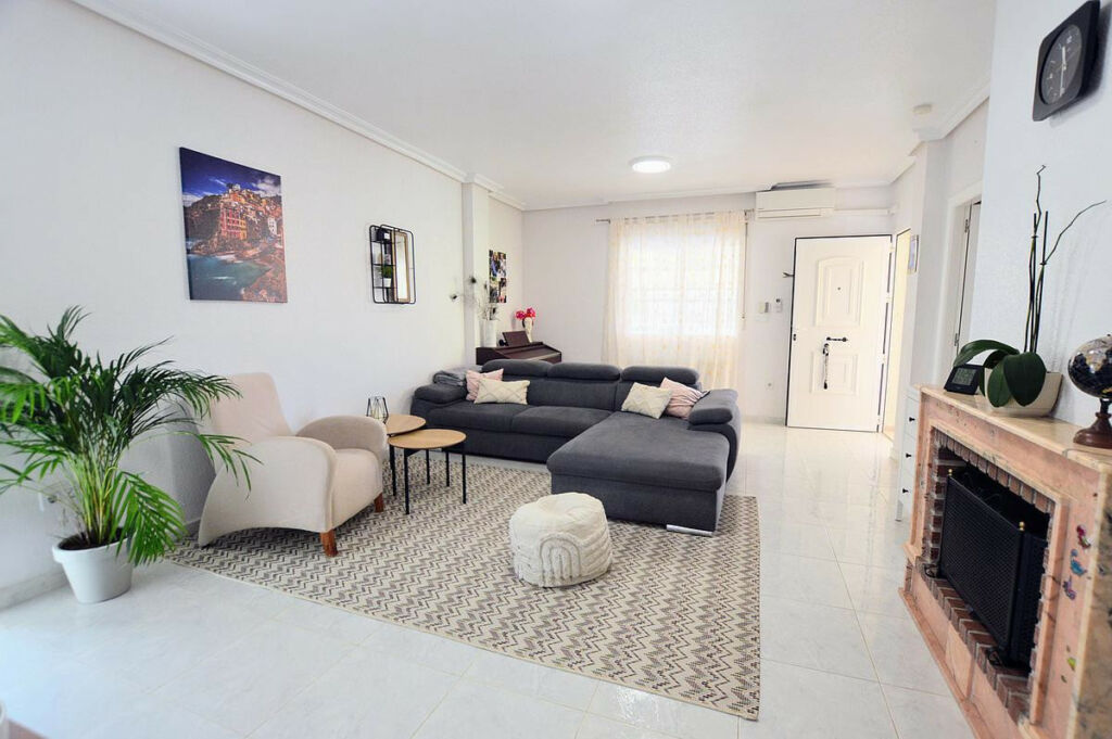 Detached Villa Los Altos Alicante - image 8