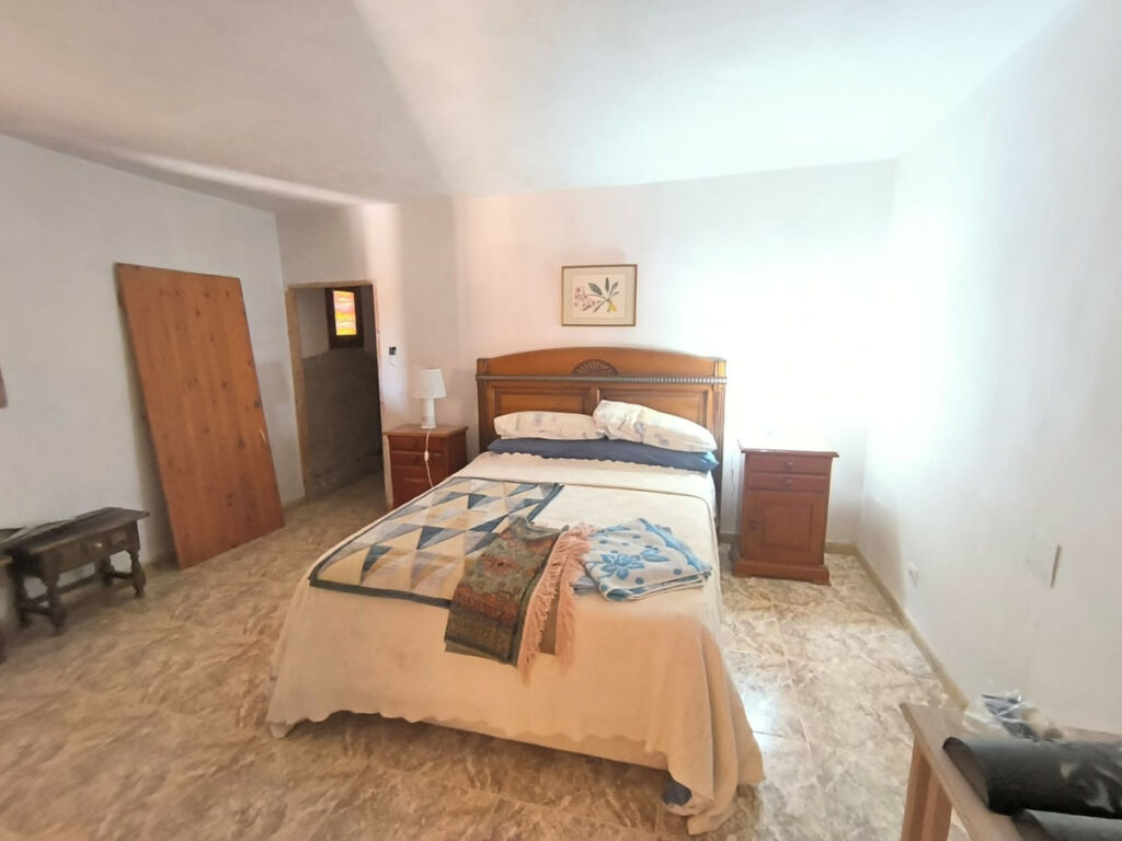 Detached Villa Chinorlet Alicante - image 8