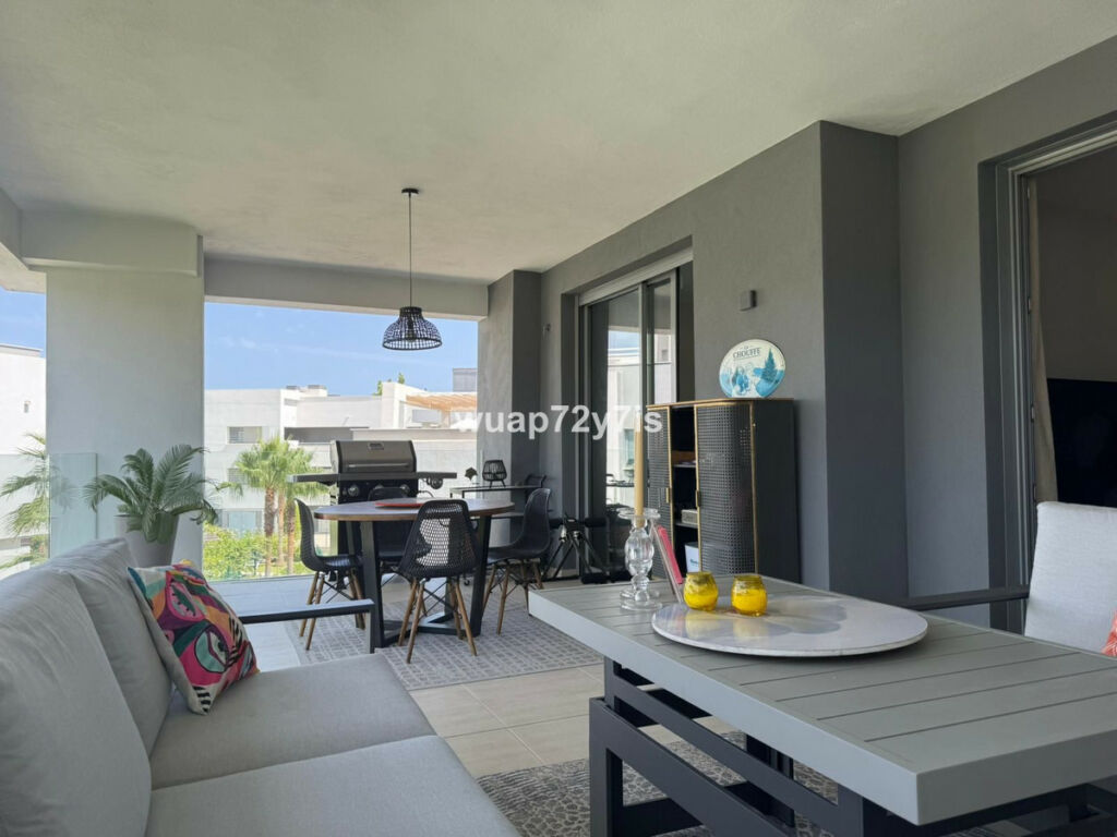 Middle Floor Apartment Estepona Málaga - image 8