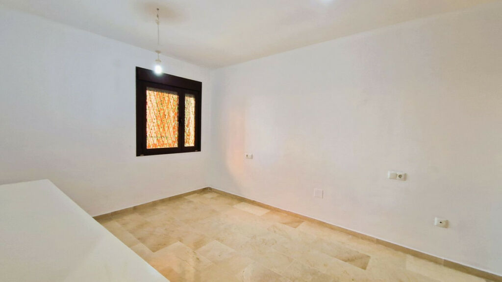 Top Floor Apartment Estepona Málaga - image 8