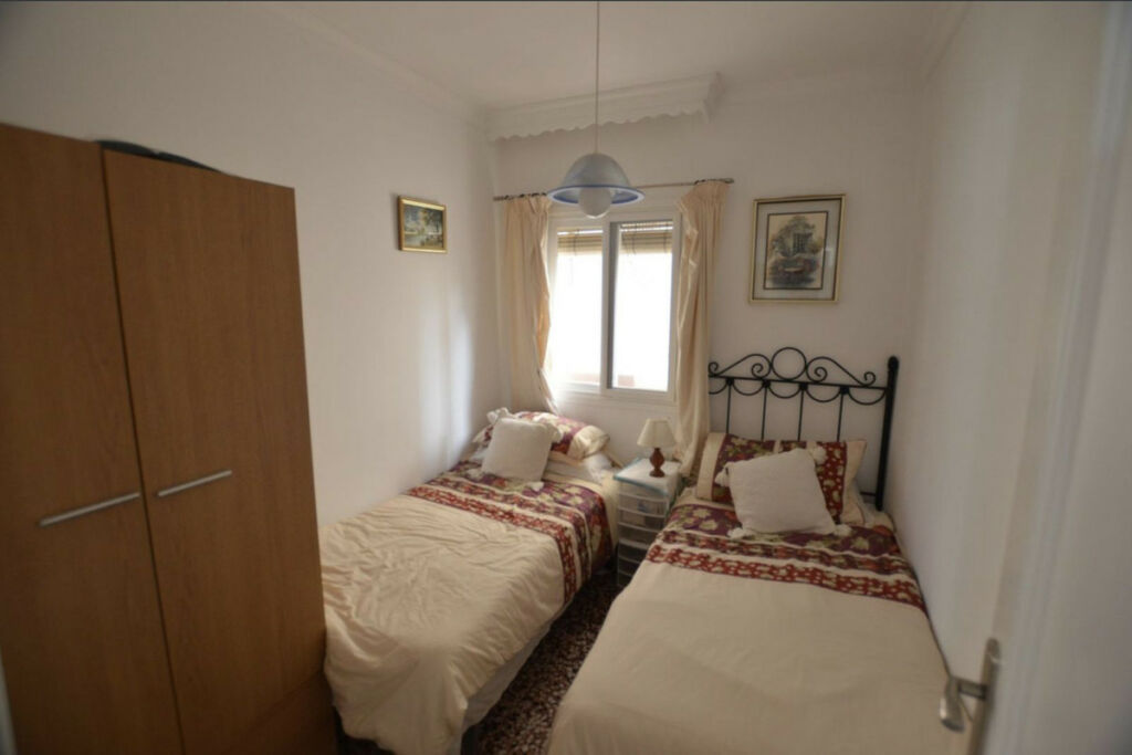 Middle Floor Apartment Fuengirola Málaga - image 7