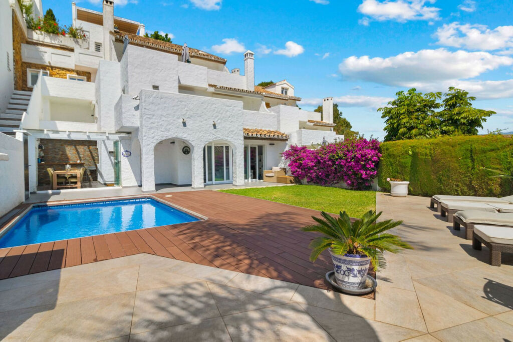 Townhouse Nueva Andalucía Málaga - image 8