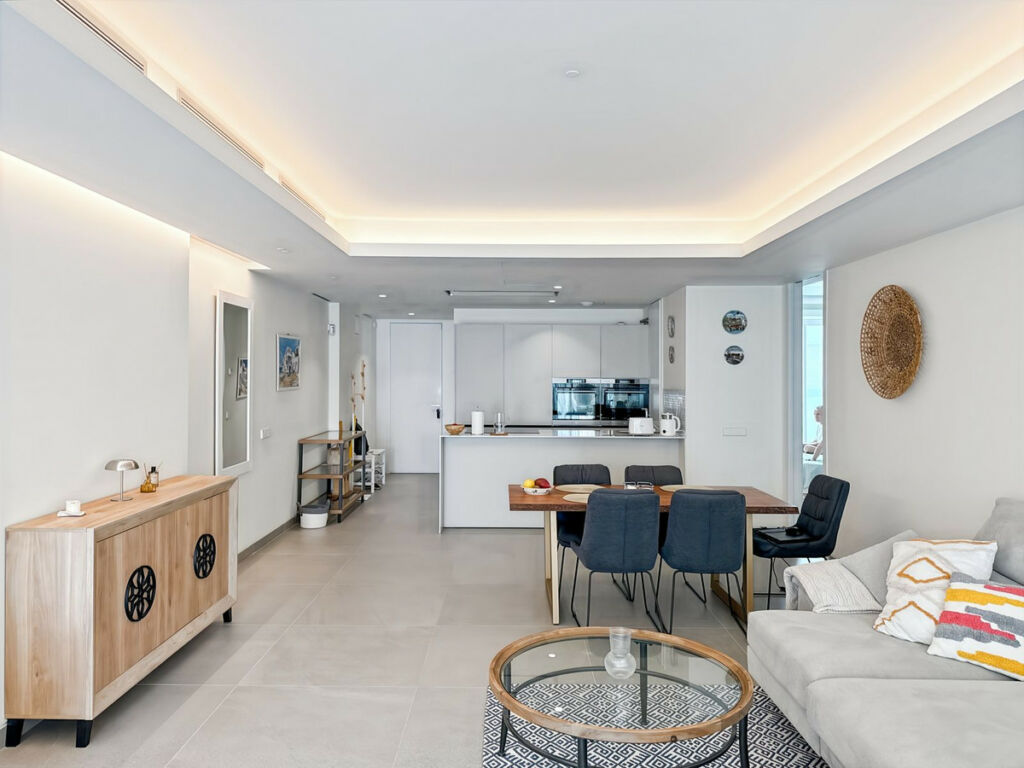 Middle Floor Apartment Estepona Málaga - image 8