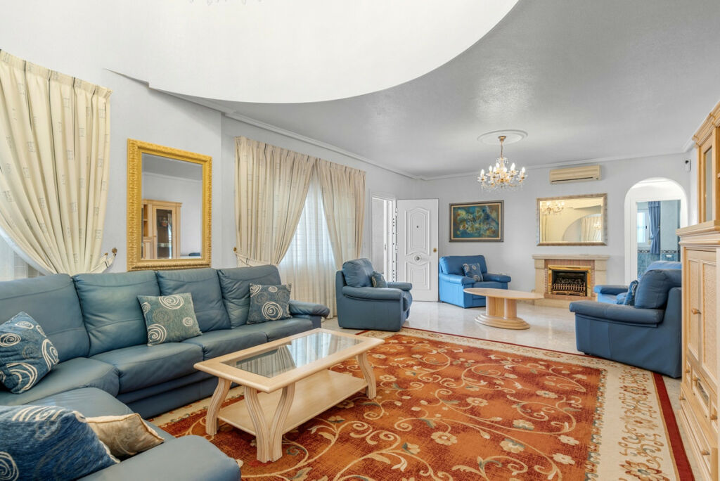 Detached Villa Ciudad Quesada Alicante - image 8