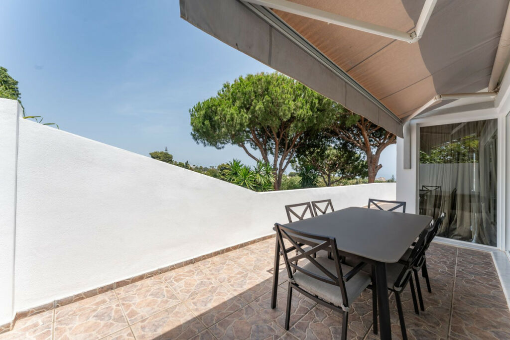 Detached Villa Calahonda Málaga - image 8