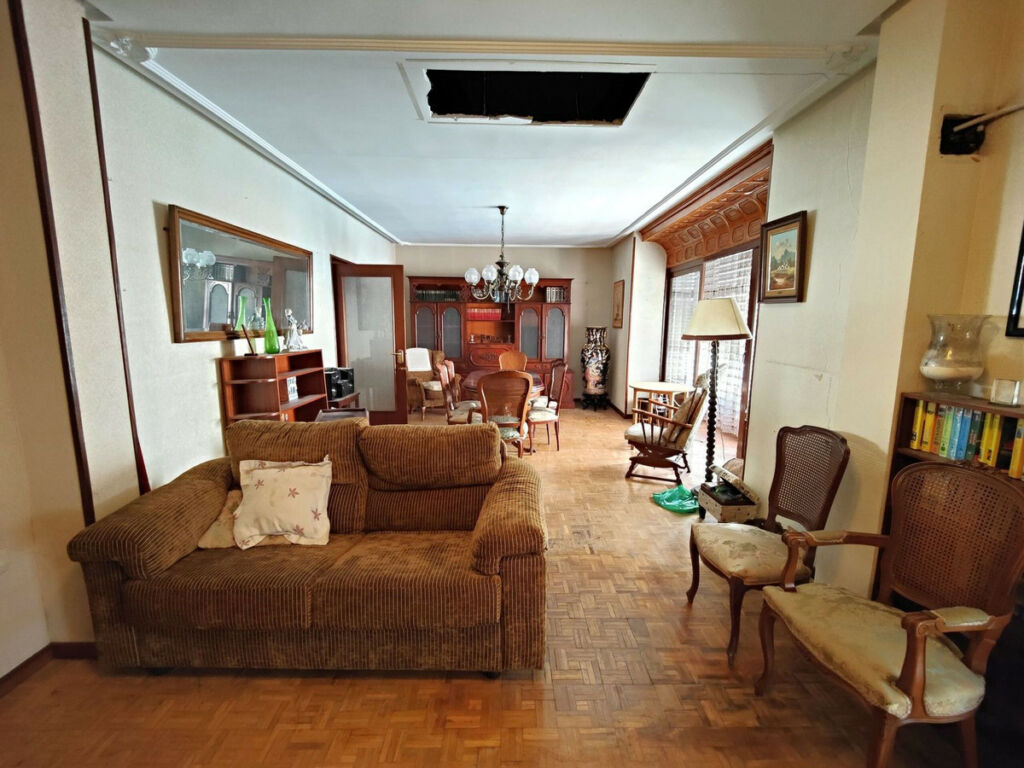 Middle Floor Apartment Torrevieja Alicante - image 8